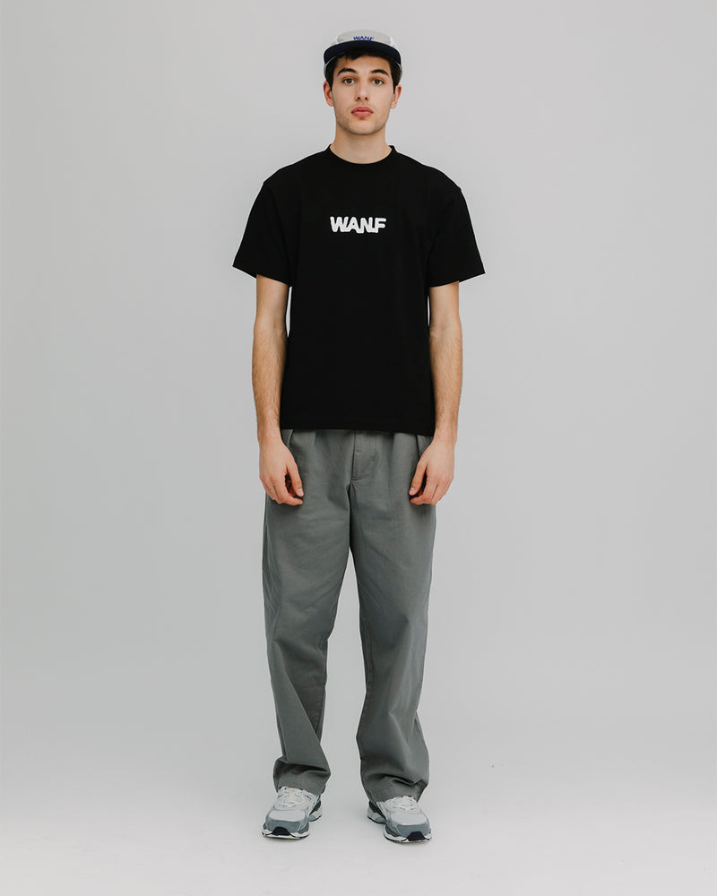 SEASON LOGO BLACK TEE