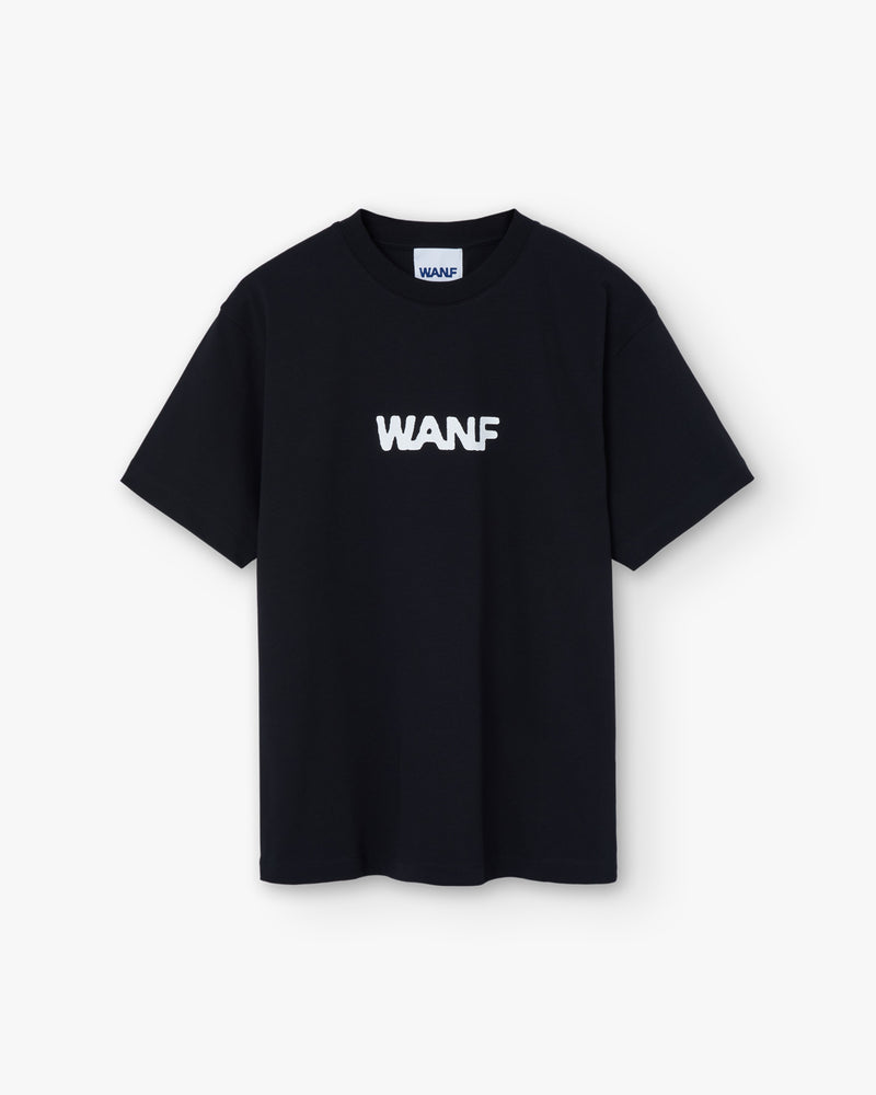 SEASON LOGO BLACK TEE